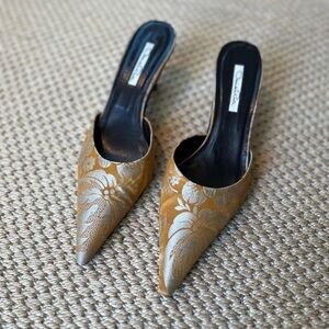 Oscar De La Renta Brocade Kitten Heel Mules Vintage Gold Floral Pointed 39/9